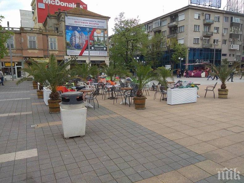 Акция на данъчните в Бургас запечата площадно заведение