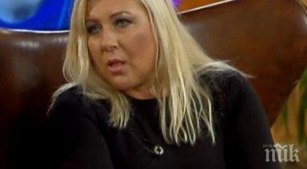 албена михова почна сатирата