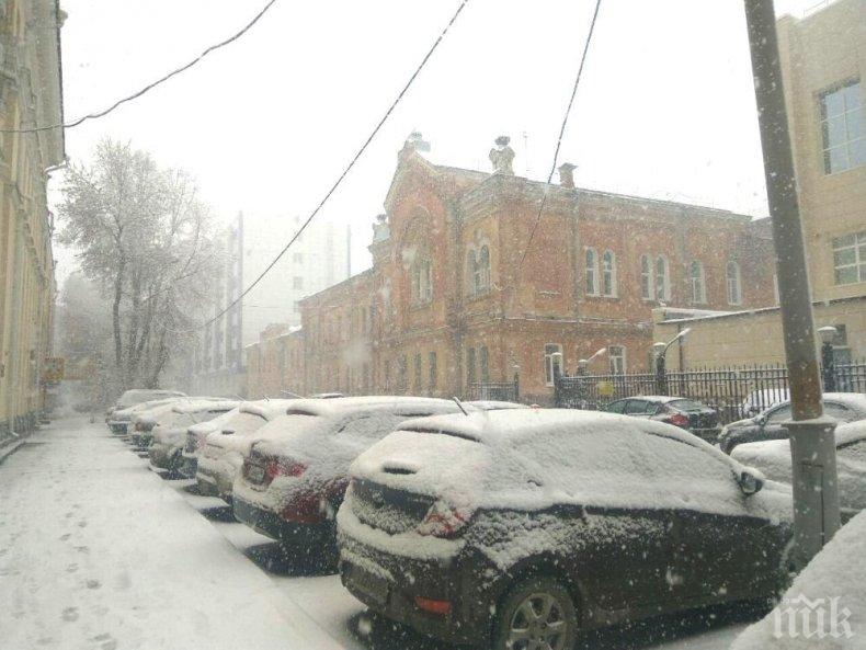 Сняг изненада Русия (ВИДЕО)
