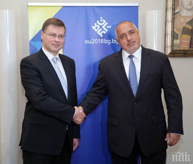 Премиерът Борисов и Валдис Домбровскис обсъдиха готовността на България за членство в еврозоната