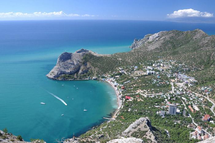 Властта в Киев се ядоса, все повече украинци почиват в Крим