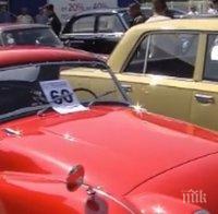 Над 100 ретро автомобила се включиха в парад в Сливен