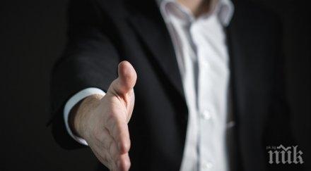 жените предпочитат мъже силно ръкостискане