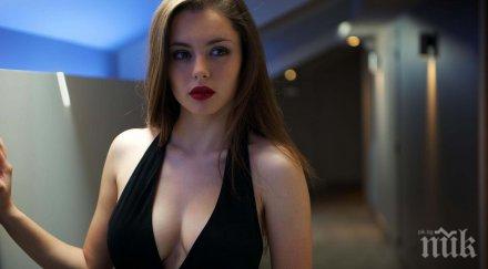 голямото деколте помага жените намерят работа