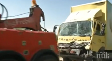 пореден сакатлък два камиона сблъскаха пътя русе бяла