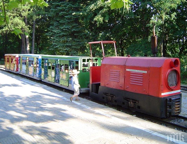 Дете пострада леко, след като детско влакче в парк в Кърджали дерайлира