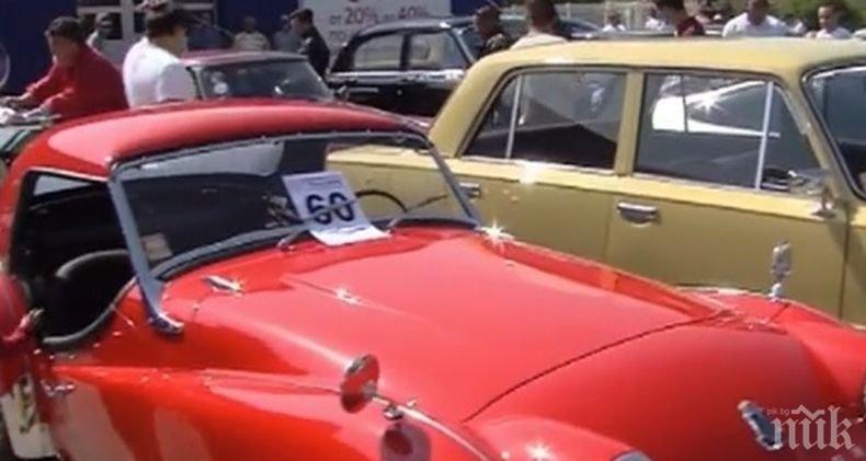 Над 100 ретро автомобила се включиха в парад в Сливен
