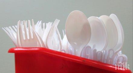 брюксел забранява пластмасовите вилици чаши чинии сламки мокрите кърпички