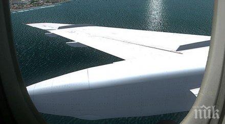 пътнически самолет приземи аварийно заради разбит илюминатор сащ