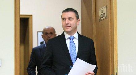 нотариусите проверяват автоматично платен данък сделки коли