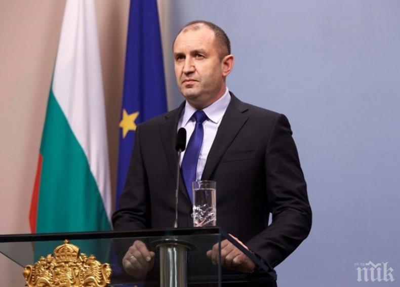 Радев ще удостои български военни с висше офицерско звание в навечерието на 6 май