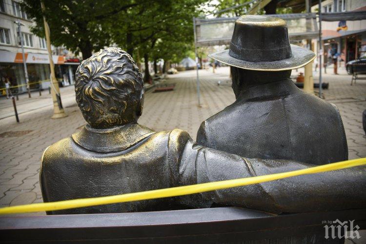 Премахнаха и последния павилион от площад Славейков
