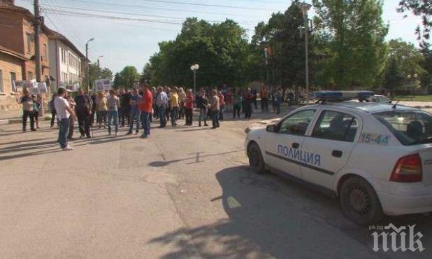 Поредна протестна блокада на пътя за пристанище Сомовит
