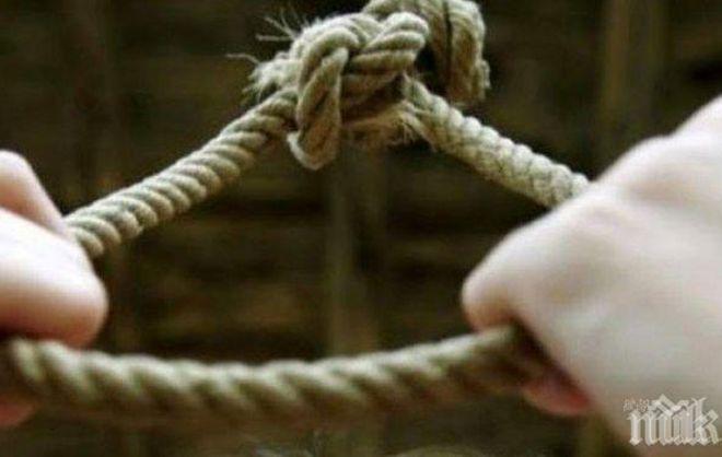 УЖАСНА ТРАГЕДИЯ! 27-годишният военнослужещ Здравко се обеси на орех в Асеновград (СНИМКА)