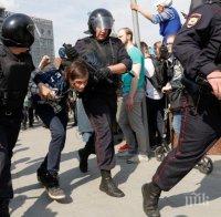 Затвор и солени глоби за задържани по време на протестите срещу Владимир Путин в Русия