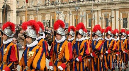 високотехнологичен шлем пази ватиканската швейцарска гвардия