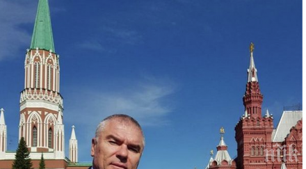 изненада антинатовецът марешки изгря парада москва поздрави европейците червения площад