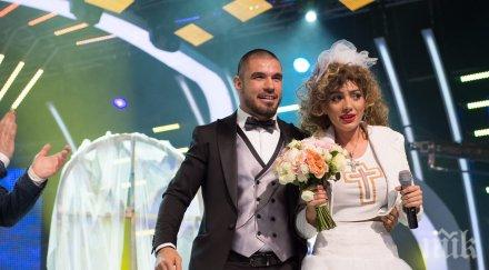 мма боец прави бебе яката плеймейтка