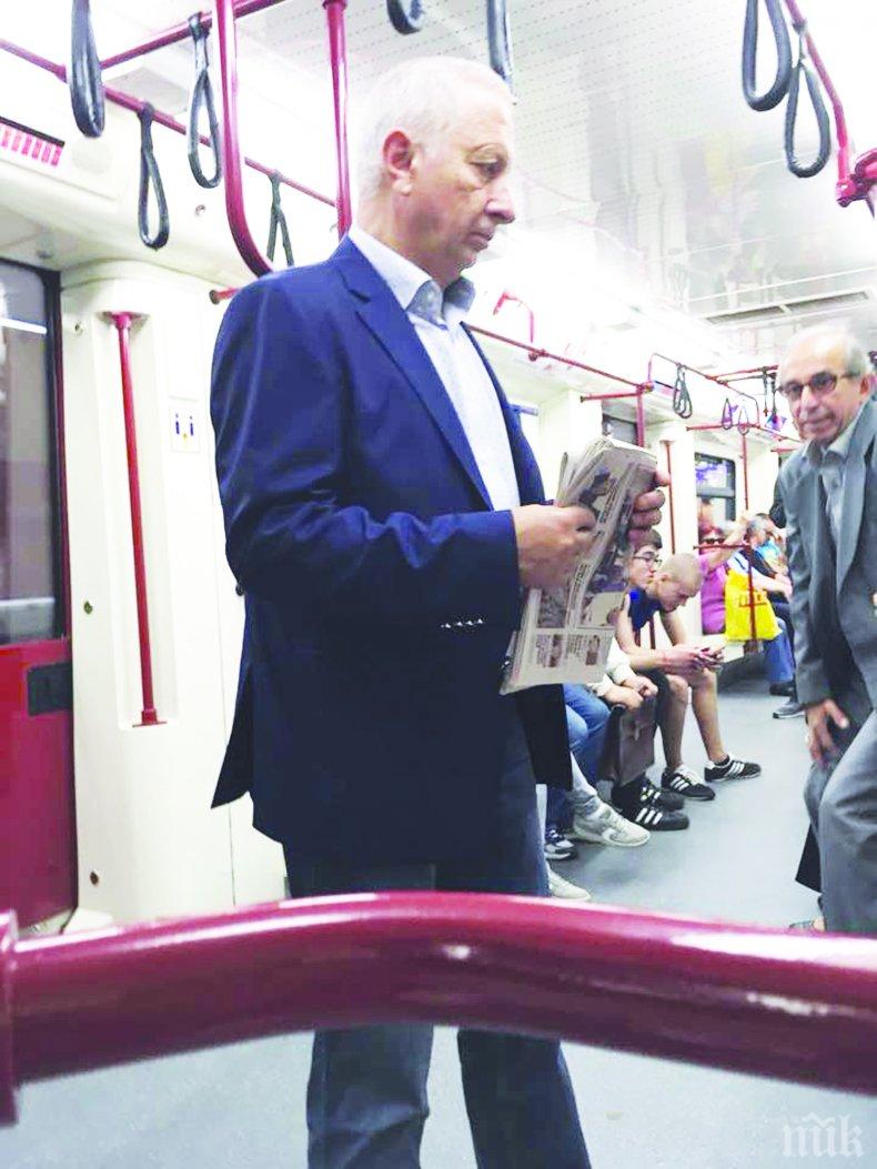 ЕКСКЛУЗИВНО В ПИК И РЕТРО! Проф. Герджиков – кавалер №1 в градския транспорт