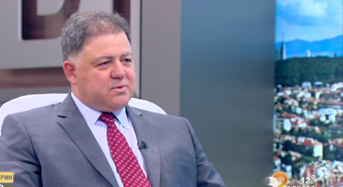 Бивш военен министър: Парадът на Гергьовден беше ретро, крайно време е да покажем нова техника