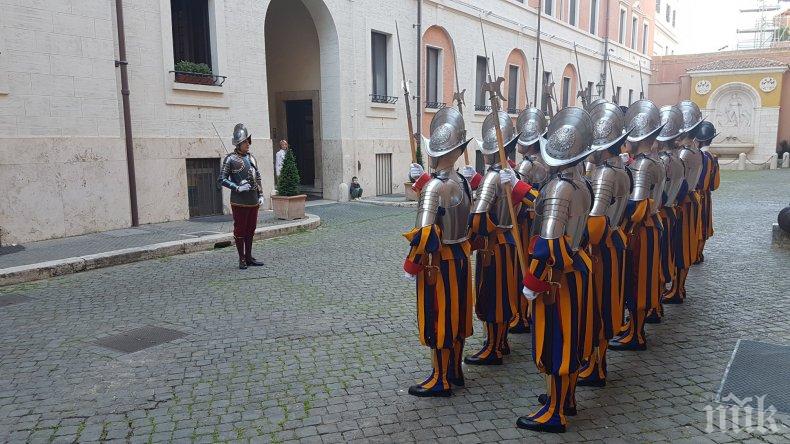 Новите попълнения в швейцарската гвардия на Ватикана положиха клетва