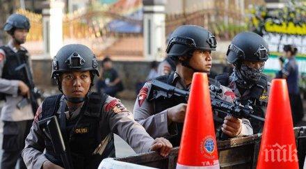 полицията индонезия потушила бунт затвор строг режим