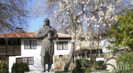 скандал заради възстановяването пано лика кольо фичето