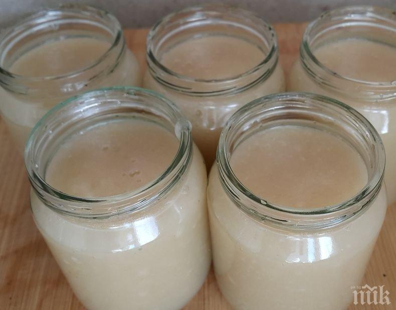 Ужас! Червей изплува в буркан с детско пюре (СНИМКА)