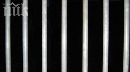 трима побойниците спешна помощ задържани часа