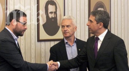 сидеров фидосова оказвала натиск конституционни съдии