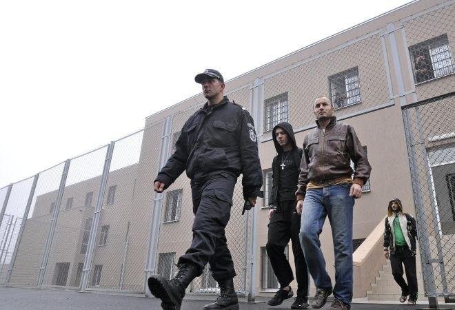  61 араби и африканци щурмуваха от Турция границата ни 