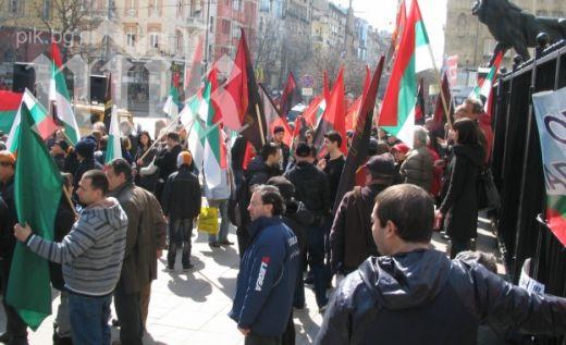 Скандален клип в интернет разкрива, че на протестиращите са давани пари да правят ексцесии