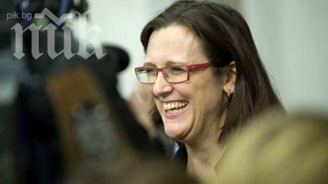 Еврокомисар смъмри Лондон за нечестните атаки срещу българи и румънци 