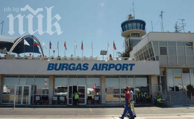 Самолет от Германия кацна на летището в Бургас, трябвало да се приземи във Варна