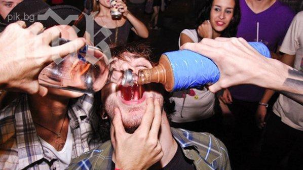 Младеж е с опасност за живота след абитуриентски запой