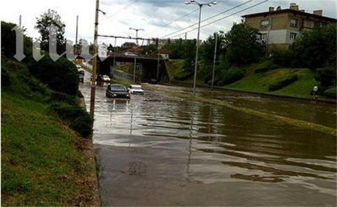 Недовършен колектор наводни Русе