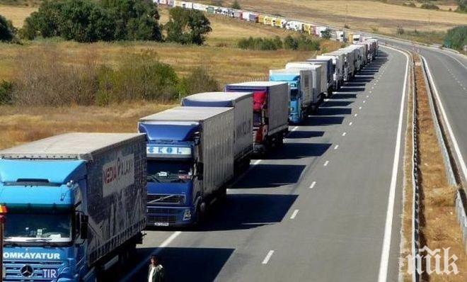 Превозвачи плашат с протест, блокират София с 1000 камиона и автобуса
