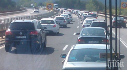 безумие пътищата колите метра една друга магистралата възможно