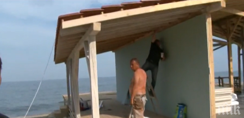 Триони и пирони: Незаконни строежи се появиха на плаж край Варна