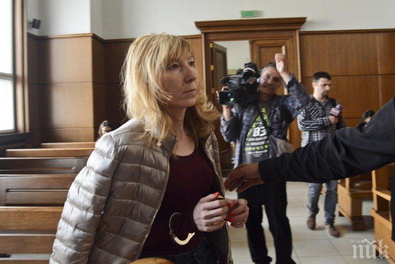 МЪЛНИЯ В ПИК! Жесток скандал с подкупната общинарка - Геринска се изпари, след като съдът я пусна под гаранция МЪЛНИЯ В ПИК! Жесток скандал с подкупната общинарка - Геринска се изпари, след като съдът я пусна под гаранция