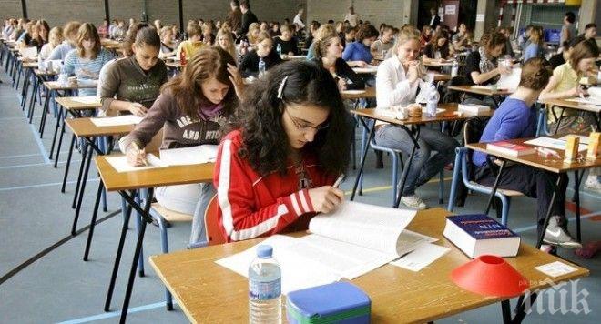 Ден за матури! Учениците от VII и XII клас се явяват на изпит по български език