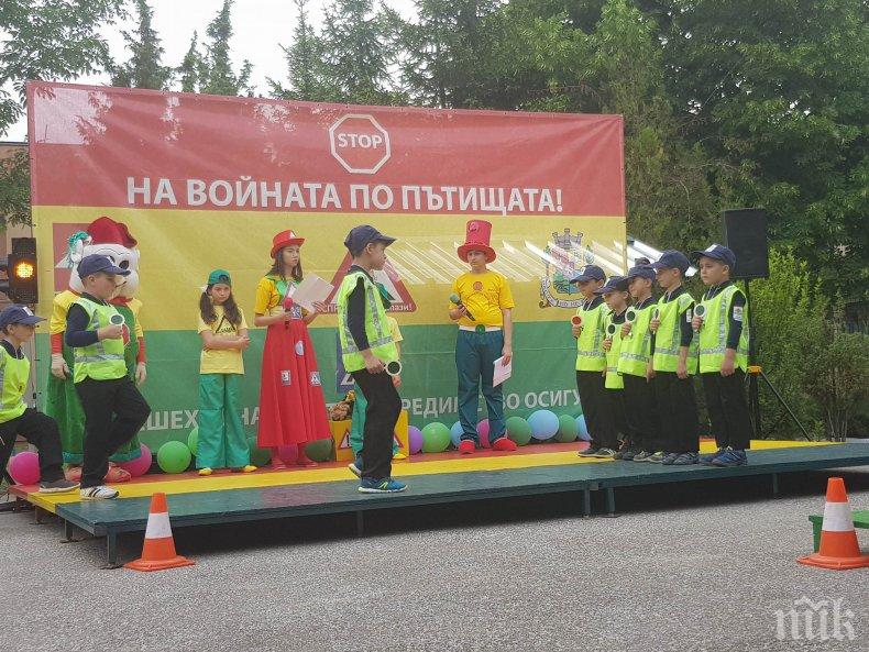 Уникално съоръжение по пътна безопасност откриха в столична детска градина (СНИМКИ/ВИДЕО)