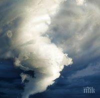 СТРАШНА БУРЯ! Торнадо паникьоса Кюстендил, удари дъжд и градушка (СНИМКИ)