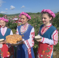 Въпреки протестите: Фестивал на розата в Казанлъшко