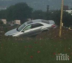 мерцедес изхвърча канавката ново кръгово пловдив снимки