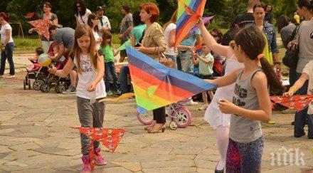 юни малката коледа харчим 260 лева подаръци