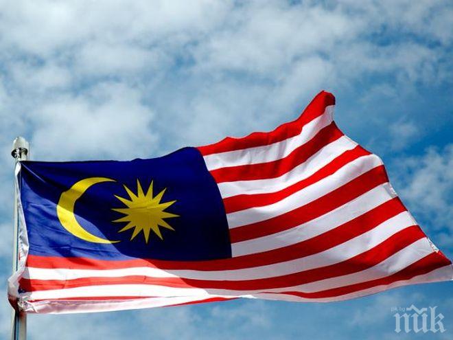 В Малайзия откриха 28 милиона долара в брой, свързват ги с бившия премиер