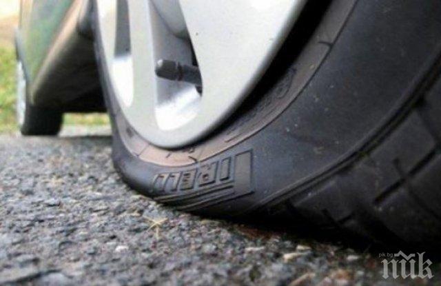 Арест за стареца, пукал гуми в Кючук Париж