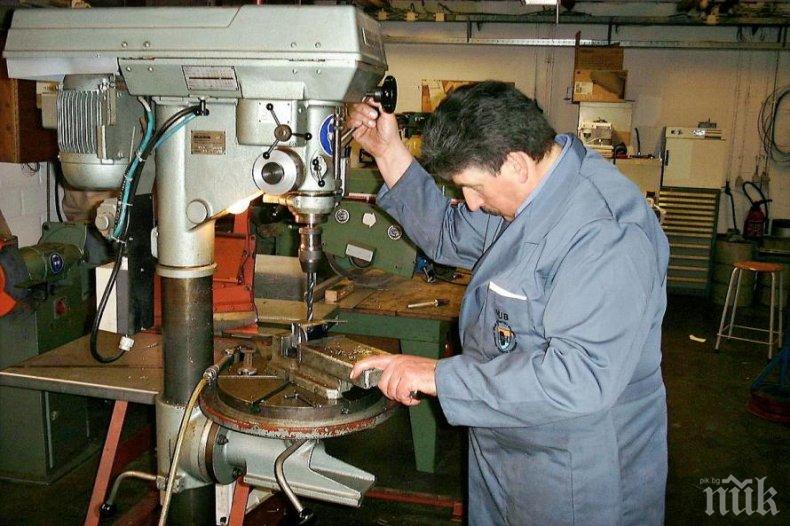 ИСТИНАТА ЗА ДЕЦИБЕЛИТЕ! Повече от минута над 100 dB увреждат слуха! Музика от iPod и MP3 не повече от 4 часа на ден