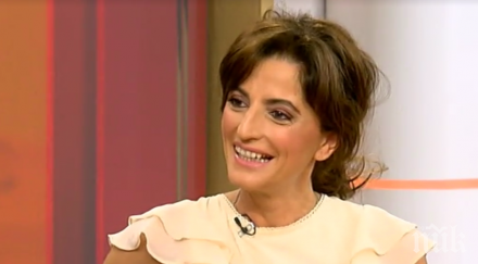 нина николина завърна сцената певица